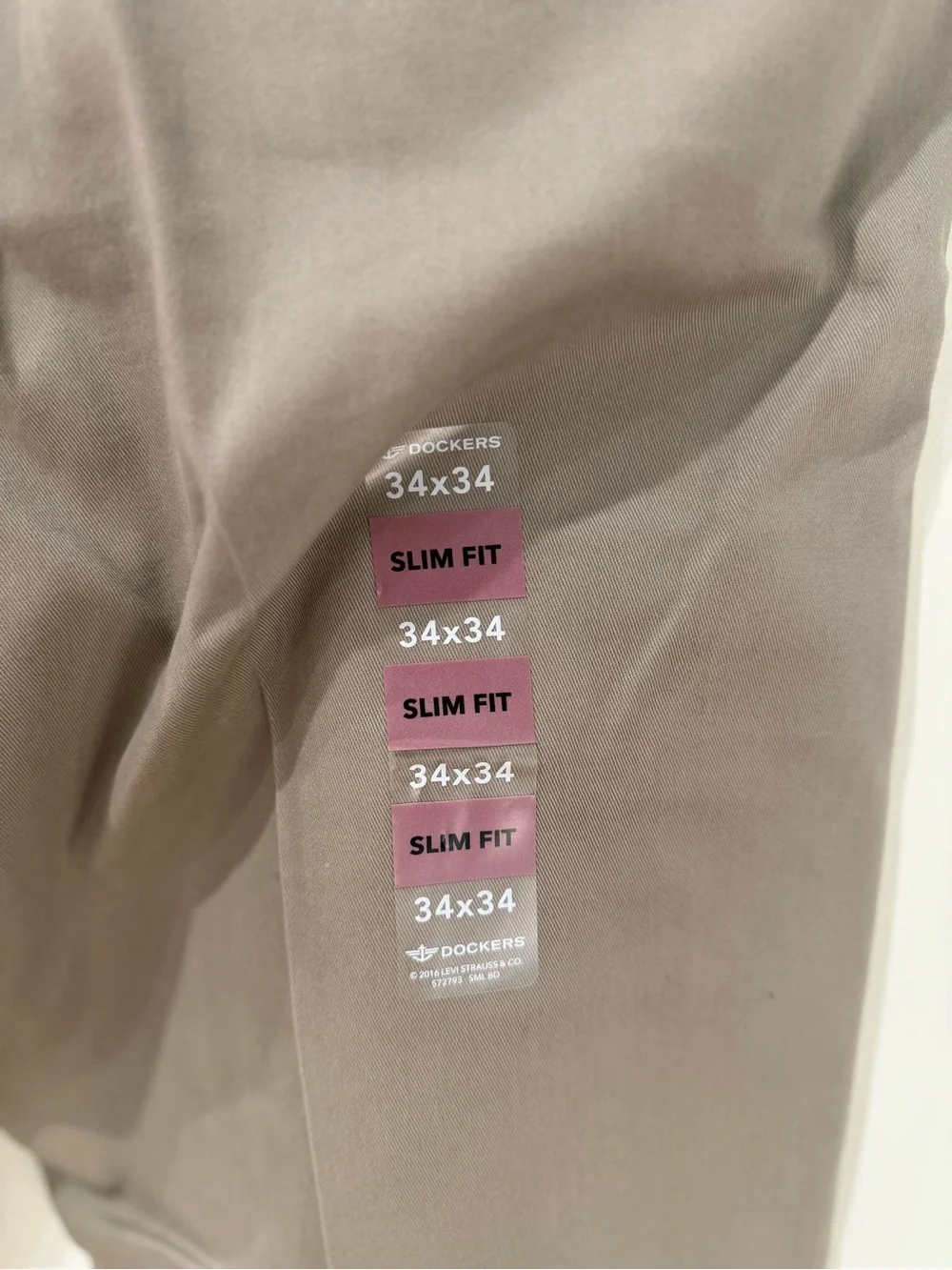 Dockers Men's Chino Pants in Light Khaki/Taupe Slim Fit New with Tags 34x34